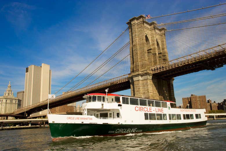 Sailing past Brooklyn Bridge