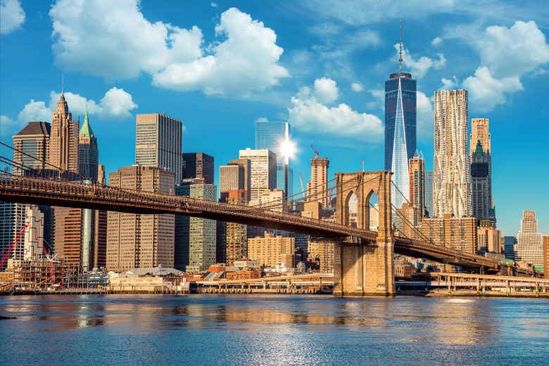Admire the iconic Brooklyn Bridge